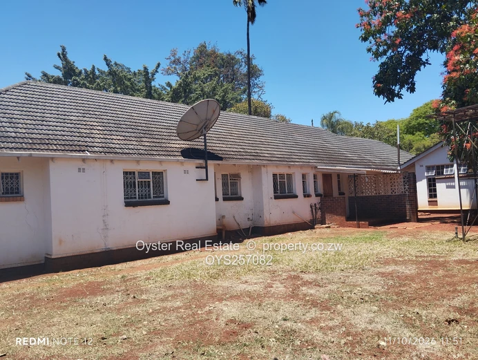 Mount Pleasant, Harare North — 3-Bed on 4047m² w/ Pool & Borehole