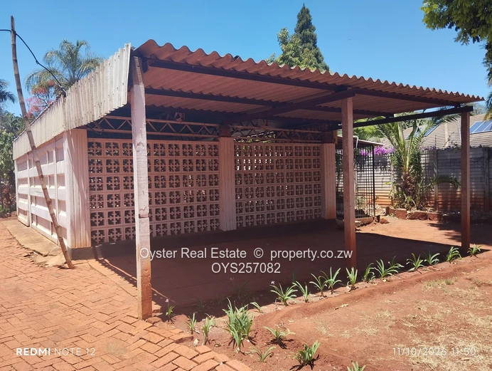 Mount Pleasant, Harare North — 3-Bed on 4047m² w/ Pool & Borehole